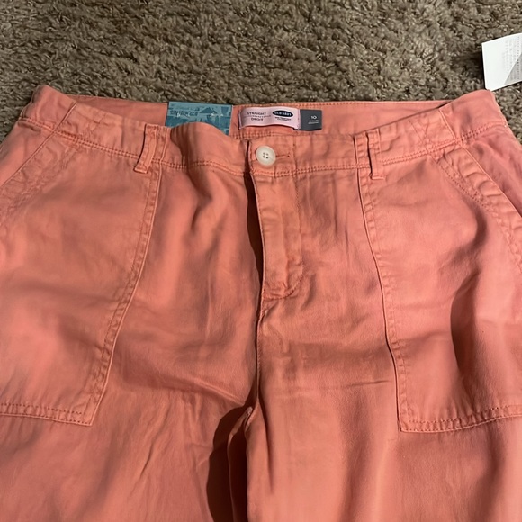 Capris Old Navy. Soft mid rise. - Picture 2 of 6